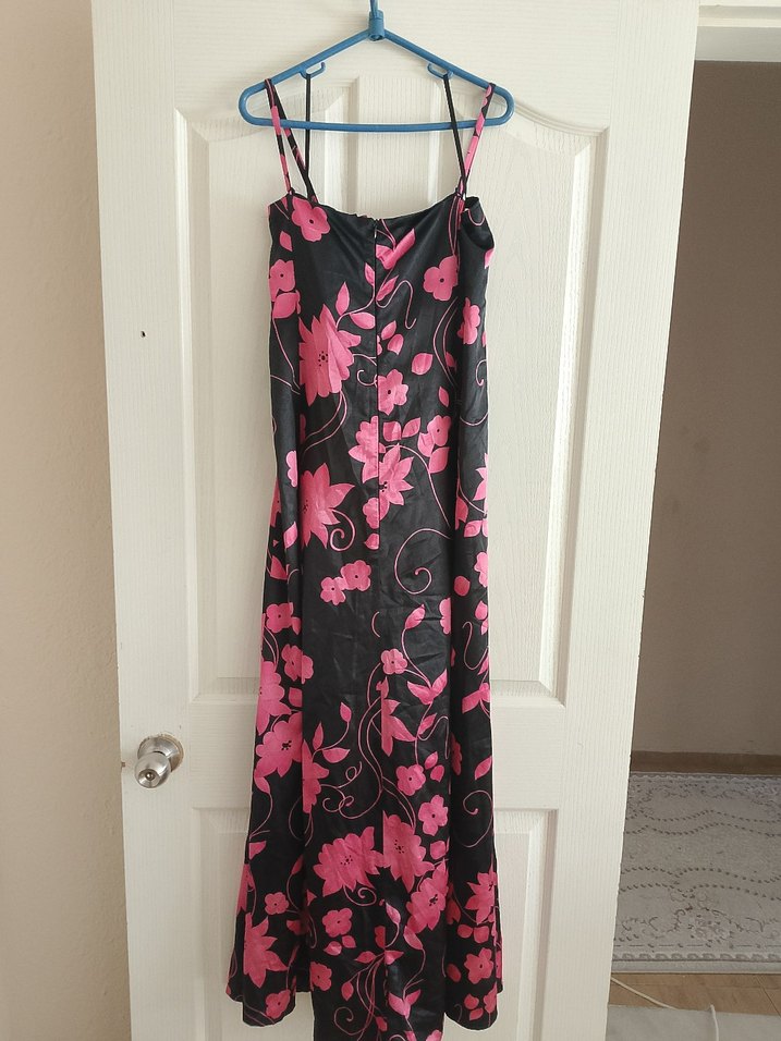 Uzun, Askılı, Pembe Siyah Bağlama Desenli Elbise - Görsel 2