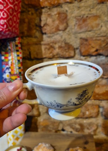 Desenli Beyaz Porselen Fincan ve Tabak - Görsel 2