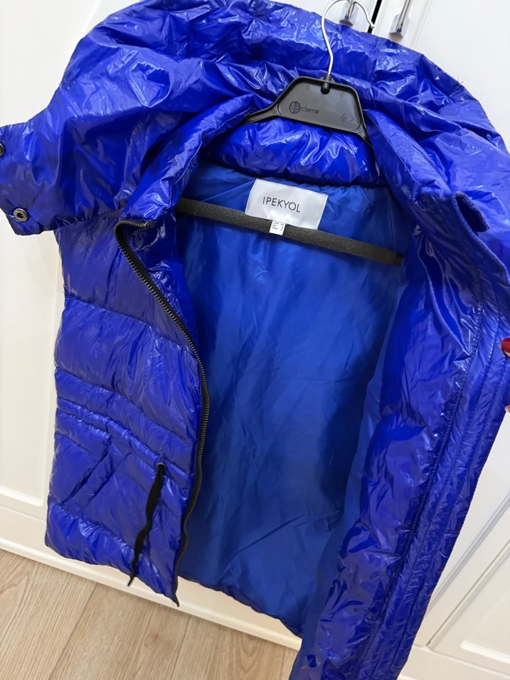 Parlak Mavi Kadın Şişme Yelek - Görsel 2