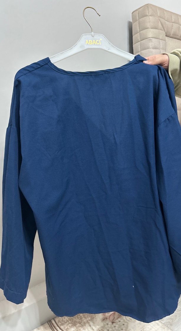 Lacivert V Yaka Uzun Kollu Emzirme Önlüğü - Görsel 2