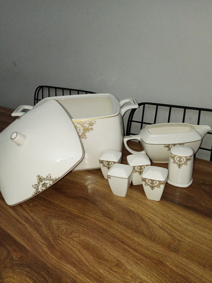 Beyaz ve Gri Seramik Sofra Takımı - Görsel 3