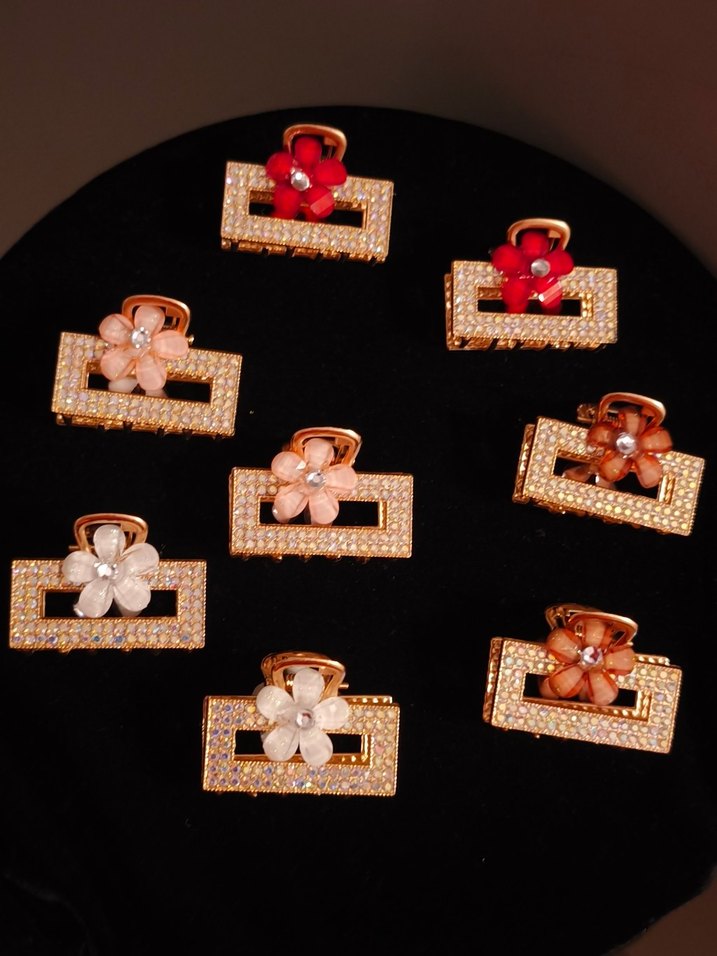 Altın Renkli Parlak Çiçekli Saç Tokaları - Görsel 2