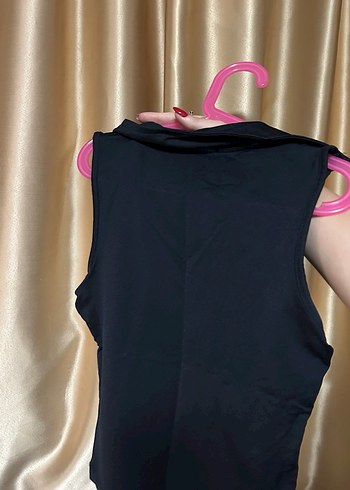 Siyah V Yakalı Fit Atlet - Görsel 2