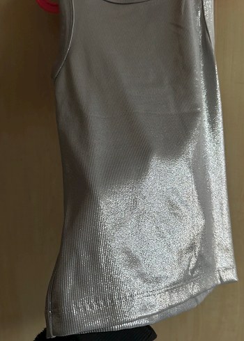 kadın Gri Parlak Kolsuz Üst - Görsel 4