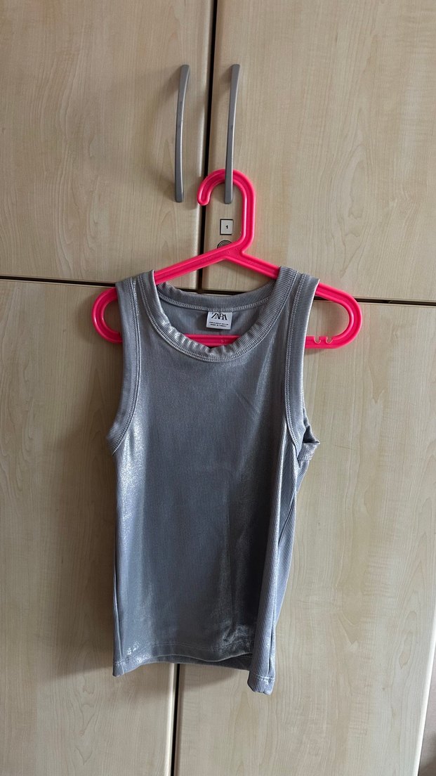 kadın Gri Parlak Kolsuz Üst - Görsel 3