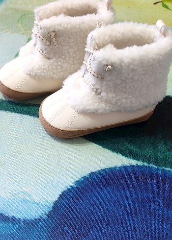 Kız Çocuk Beyaz Kürklü Bot - Görsel 2