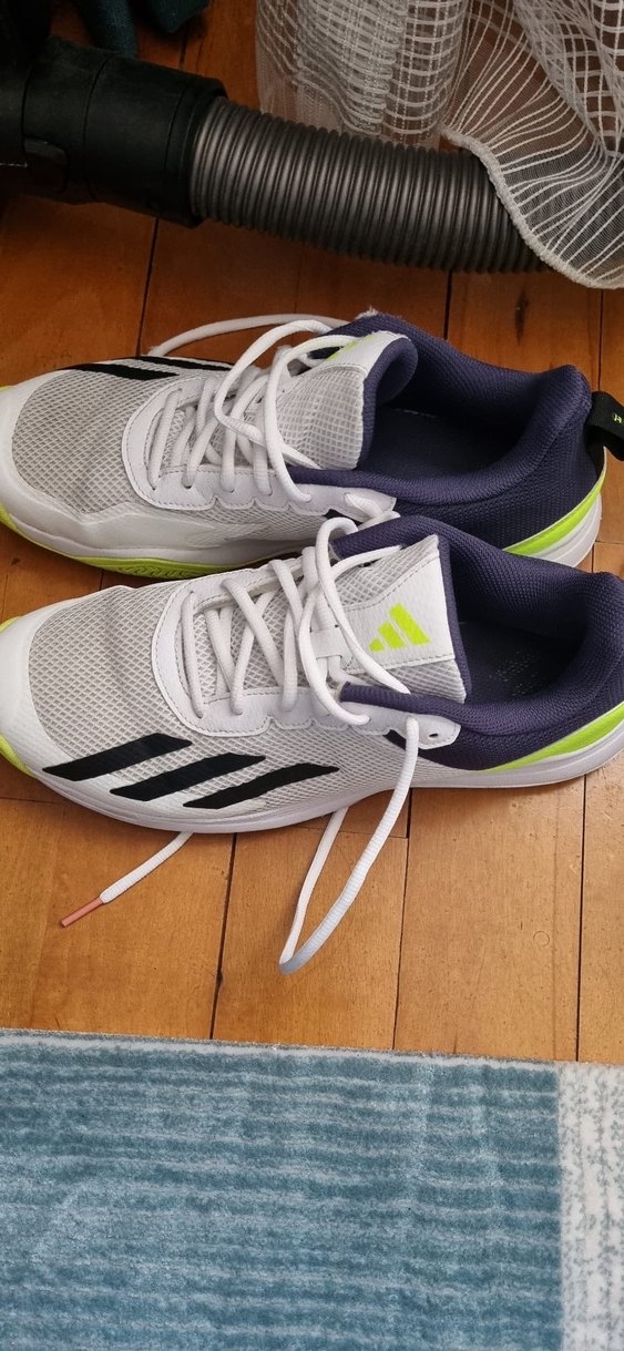 Beyaz Siyah Detaylı Basketbol Ayakkabısı ve koşu ayakkabısı - Görsel 3