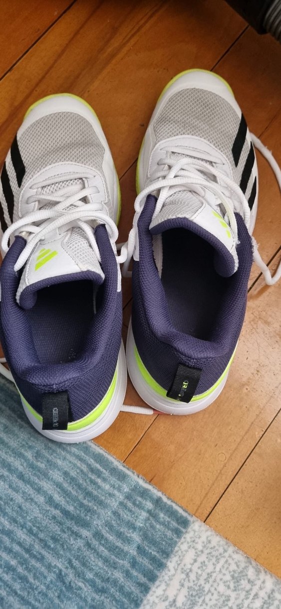 Beyaz Siyah Detaylı Basketbol Ayakkabısı ve koşu ayakkabısı - Görsel 4