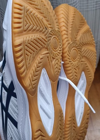 Beyaz Asics Bağcıklı ünisex voleybol ve kaymaz taban ayakkabısı - Görsel 3