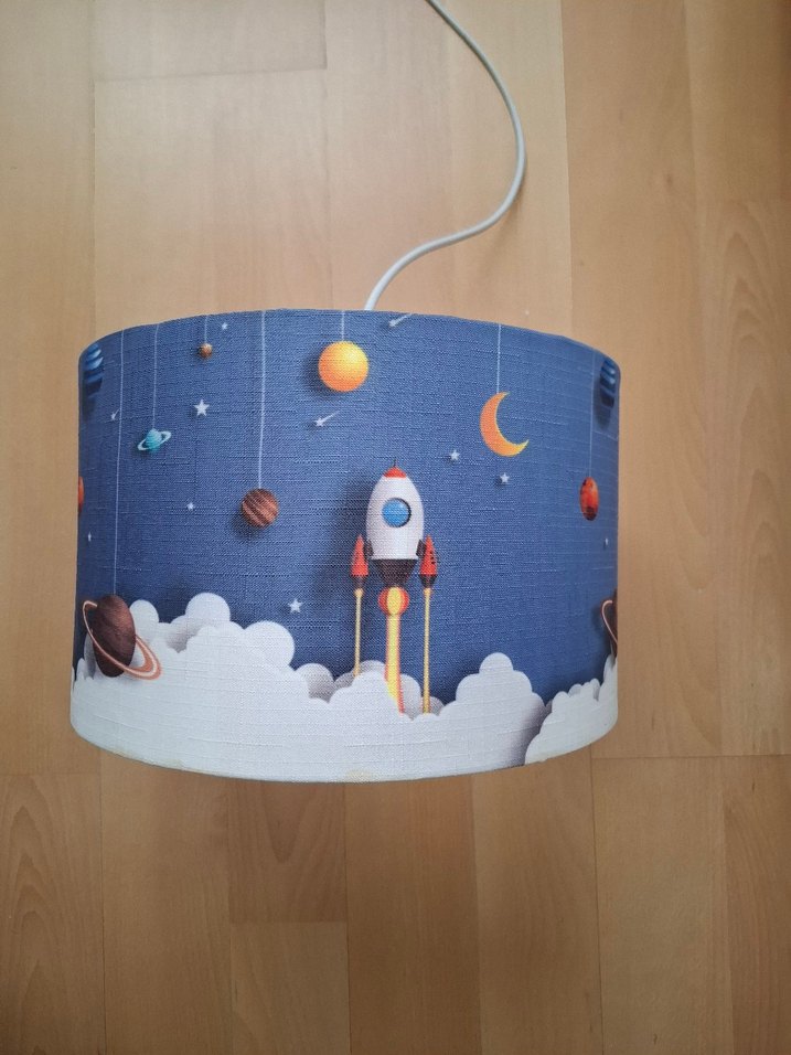 Bej ve Gri Tavan Lambası uzay temalı. ve perdesi - Görsel 2