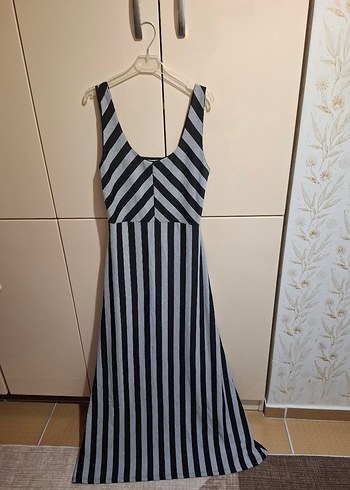 Gri Çizgili Uzun Askılı Elbise - Görsel 2