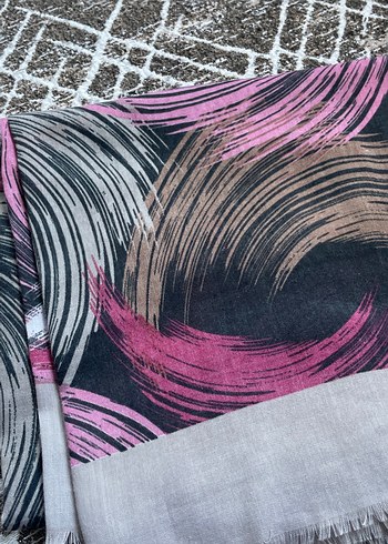 Kadın Çok Renkli Fırça Desenli Fırfırlı Şal - Görsel 2