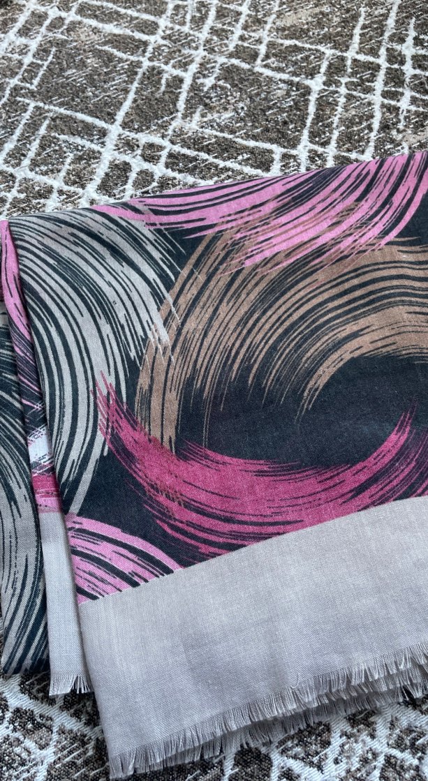 Kadın Çok Renkli Fırça Desenli Fırfırlı Şal - Görsel 2