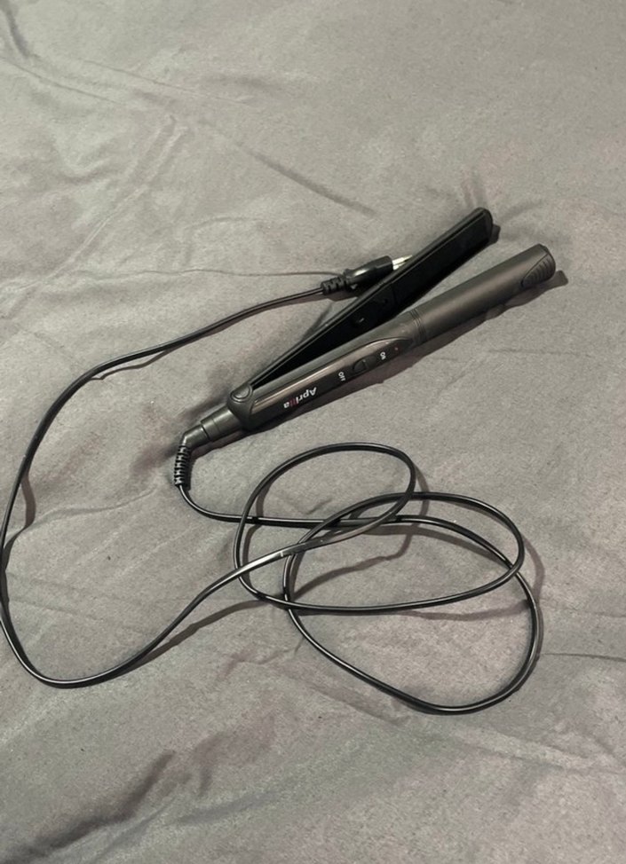 Siyah Saç Düzleştirici - Görsel 2