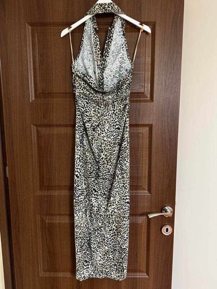 Yılan Desenli Uzun Drapeli Kadın Elbise - Görsel 2