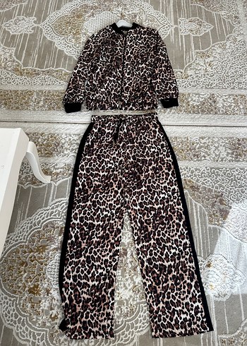 Kahverengi Leopar Desenli Kadın Eşofman Takımı - Görsel 2