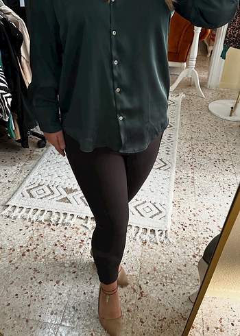 Düğmeli V Yaka Saten Gömlek - Görsel 2