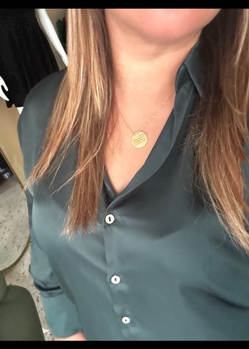 Düğmeli V Yaka Saten Gömlek - Görsel 3