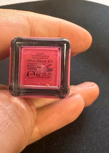 Shiseido Lacquerink 303 Koyu Pembe Dudak Parlatıcısı - Görsel 2