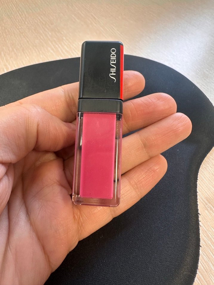 Shiseido Lacquerink 303 Koyu Pembe Dudak Parlatıcısı - Görsel 3