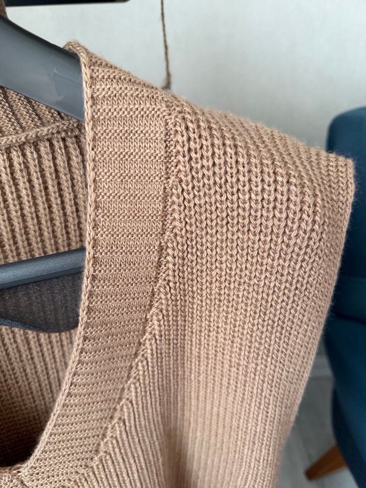 V Yaka Bej Örgü Kadın Süveter - Görsel 4
