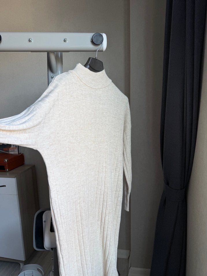 Bej Yüksek Yakalı Kadın Triko elbise - Görsel 2