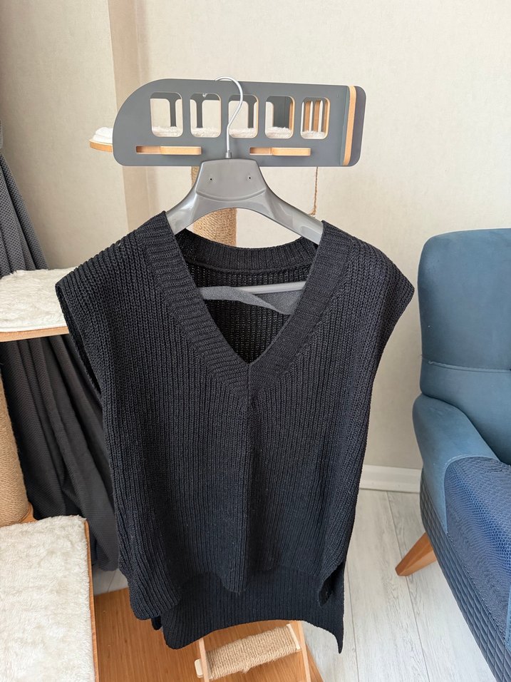 V Yaka Gri Triko Kadın Süveter - Görsel 3