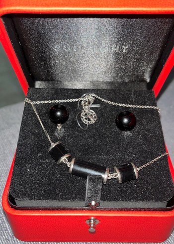 Kısa Zincir Detaylı Koyu Kırmızı Gotik Kolye - Görsel 3