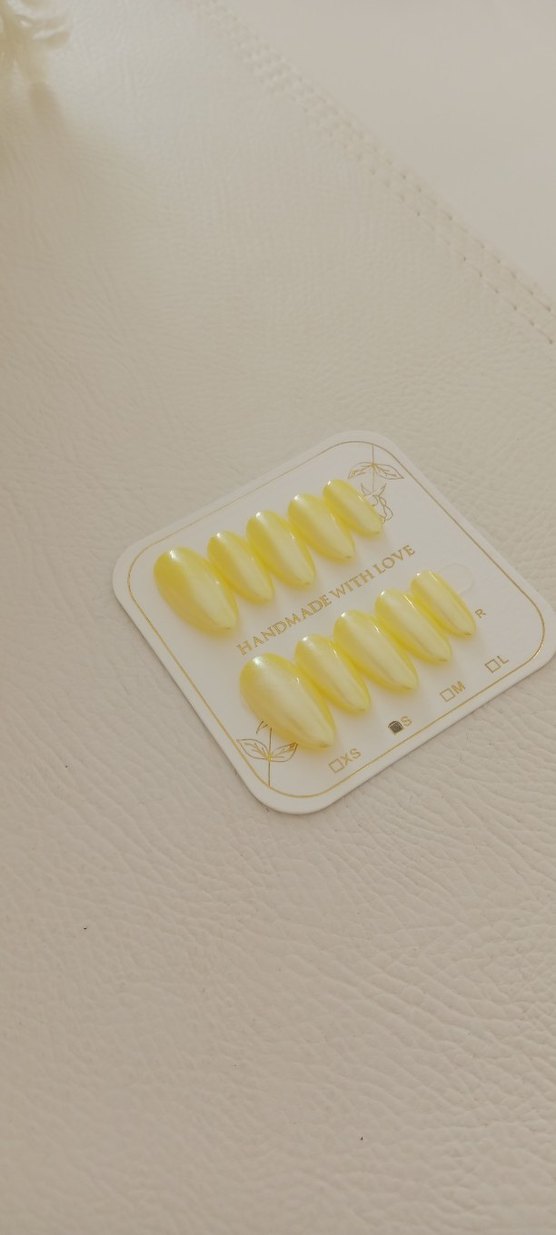El Yapımı Açık Sarı Takma tırnak - Görsel 2