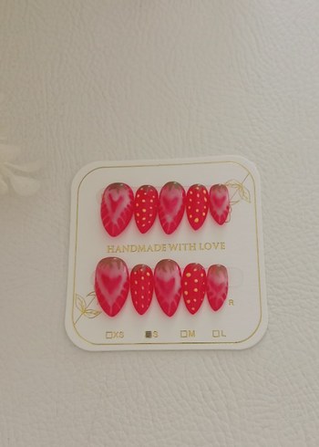 Çilek takma tırnak - Görsel 3