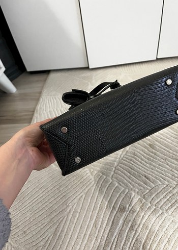 Siyah Deri Yılan Desenli Kadın Çanta butik ürünüdür. - Görsel 2