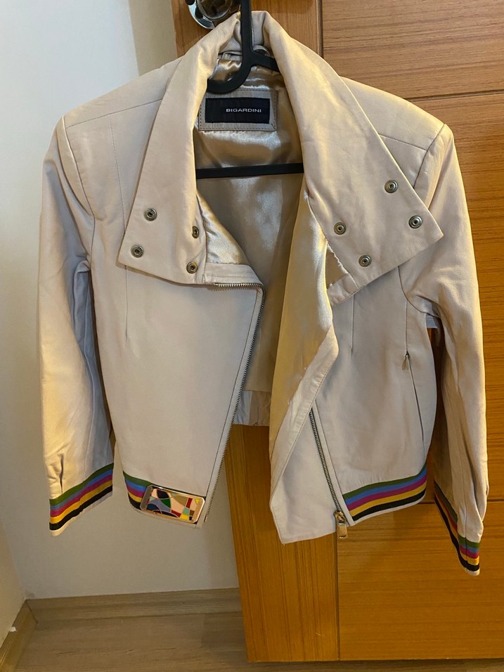 Bej Deri Düğmeli Kadın Ceket - Görsel 3