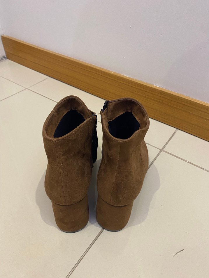 Kahverengi Süet Kadın Dolgu Topuklu Bot - Görsel 3