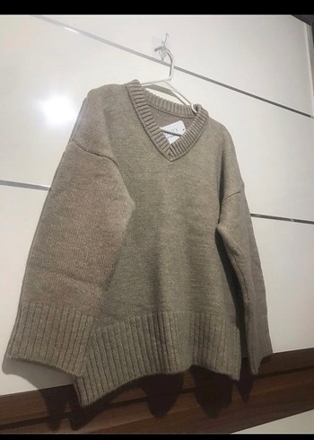 Bej Oversize V Yaka Kadın Kazak - Görsel 3