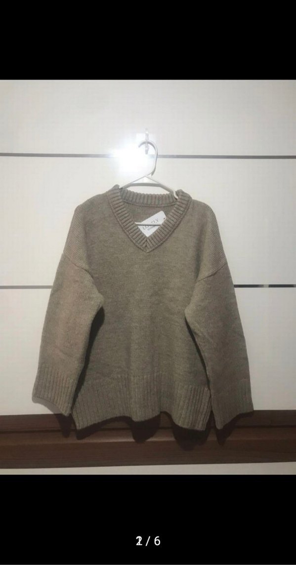 Bej Oversize V Yaka Kadın Kazak - Görsel 2