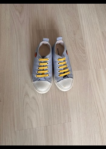 Sıfır gibi spor ayakkabı - Görsel 4