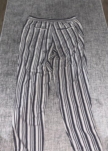 Kadın Gri Çizgili Pilili Pamuk Pantolon - Görsel 2