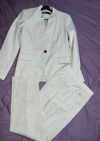 Zara Kadin Acik Yesil Dugmeli Blazer Takimi