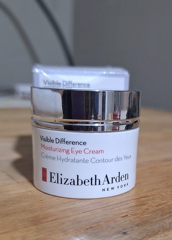 Elizabeth Arden Nemlendirici Göz Kremi 15 ml - Görsel 2
