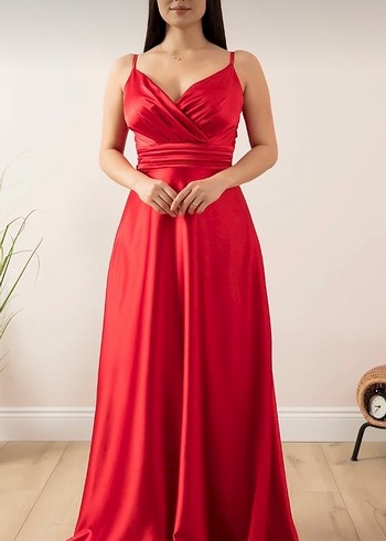 Saten Kırmızı Straplez Uzun Abiye - Görsel 3