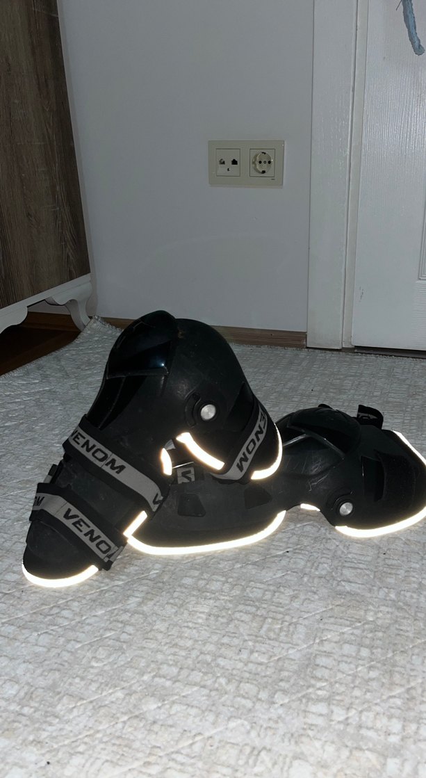 Siyah Gri Plastik Motosiklet Diz Koruyucu - Görsel 2