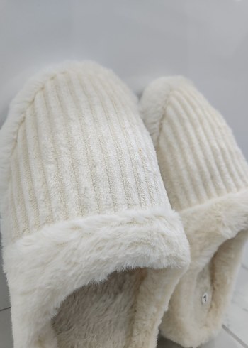 Beyaz Peluş Kadın Ev Terliği Kışlık - Görsel 7