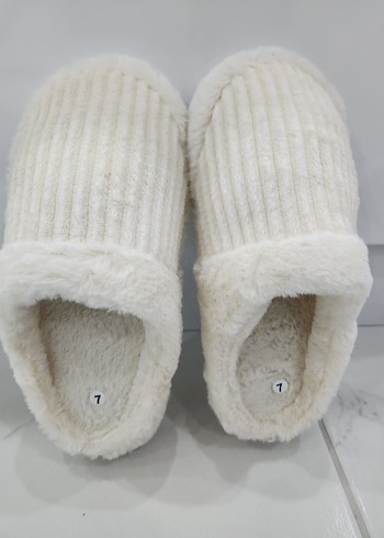 Beyaz Peluş Kadın Ev Terliği Kışlık - Görsel 4