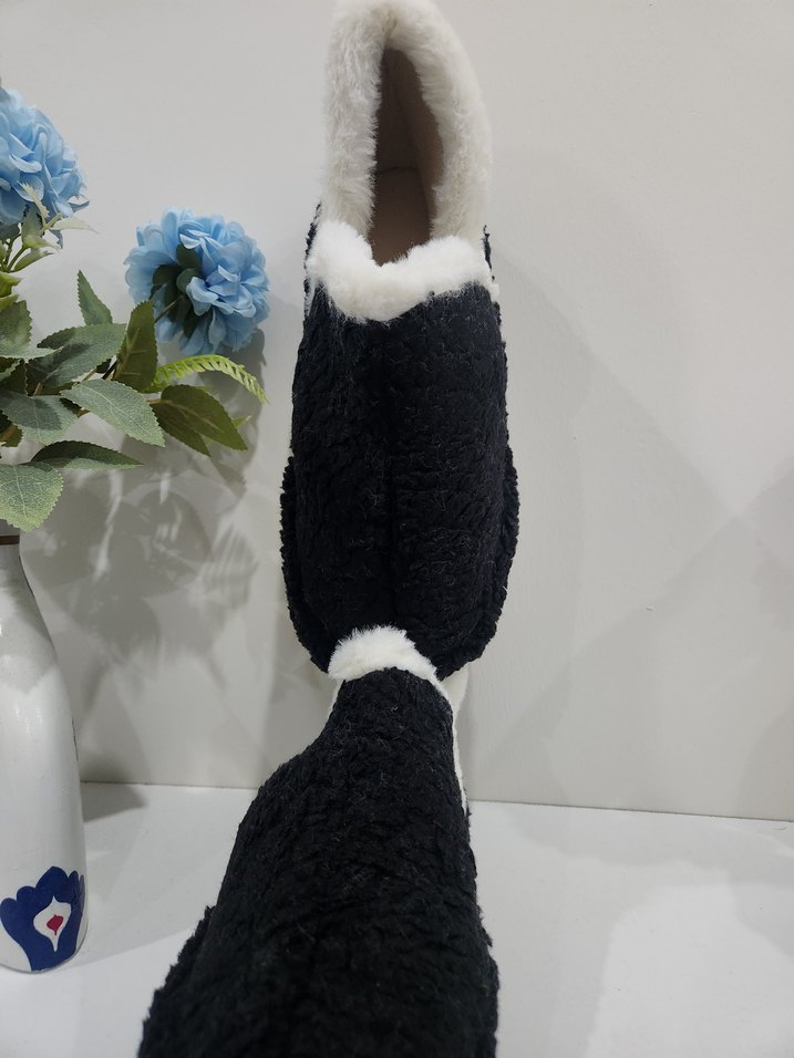 Kız Çocuk Siyah Kürklü Sıcak Terlik - Görsel 4