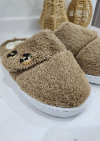 KAHVERENGİ PELUŞ DÜĞMELİ KADIN PANDUF - Görsel 6