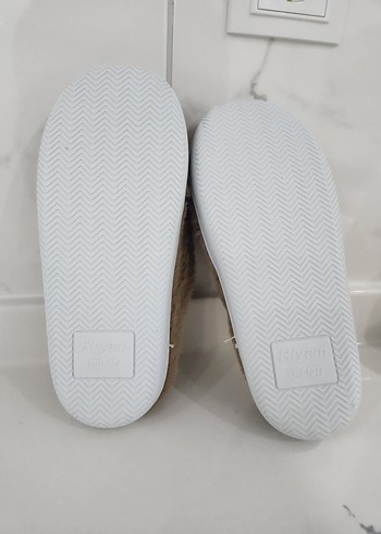 KAHVERENGİ PELUŞ DÜĞMELİ KADIN PANDUF - Görsel 8