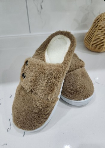 KAHVERENGİ PELUŞ DÜĞMELİ KADIN PANDUF - Görsel 4