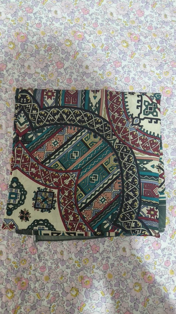 Büyük Boy Vintage Eşarp - Görsel 4