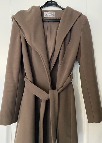 Batik marka Kahverengi Kapüşonlu Kemerli Kaban - Görsel 2