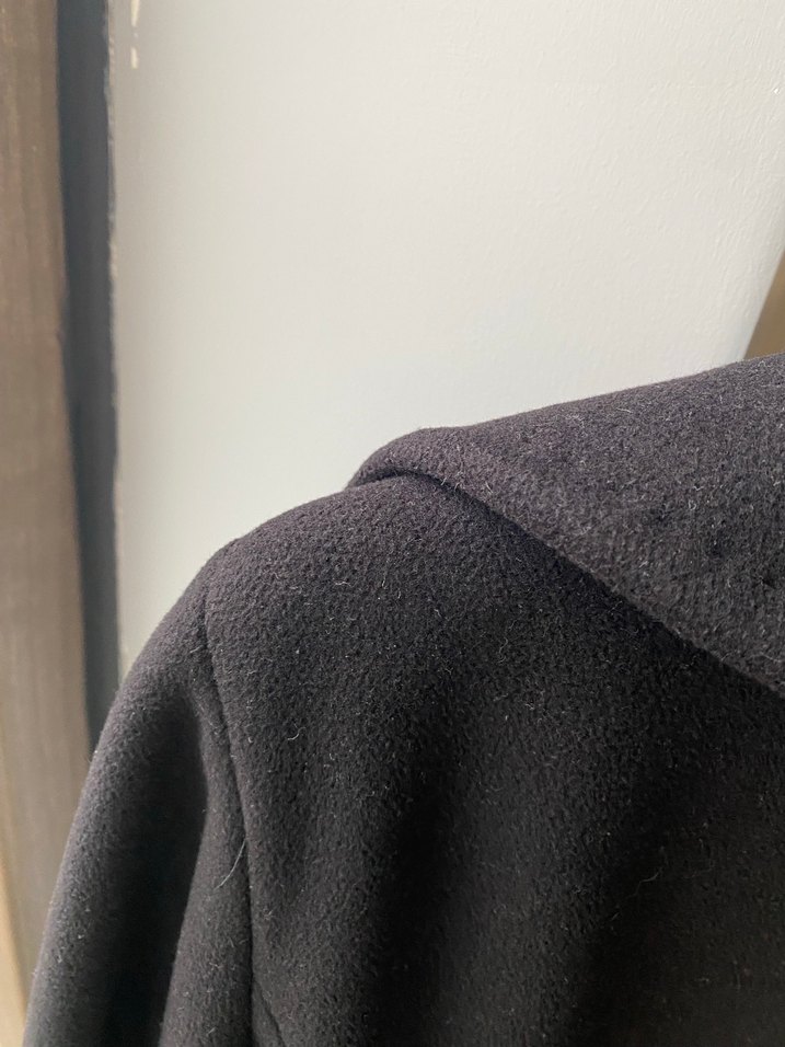 Düğmeli Siyah Kaban - Görsel 4